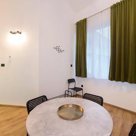 Center F6 Daire